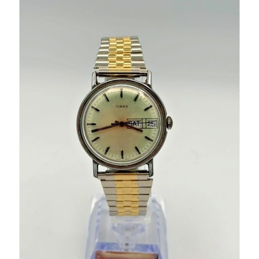 1970s Vintage Timex Day Date Watch Mechanical Runs Stretch Band 16860-10678
